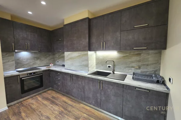 Shtepi ne shitje Apartament ne Tirane, 1+1, Mobilimi E mobiluar, Pagesa 269,000  Euro.