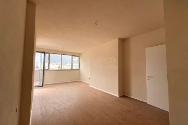 Shtepi ne shitje Apartament ne Tirane, 1+1, Mobilimi Bosh, pa mobiluar, Pagesa 145,000  Euro.