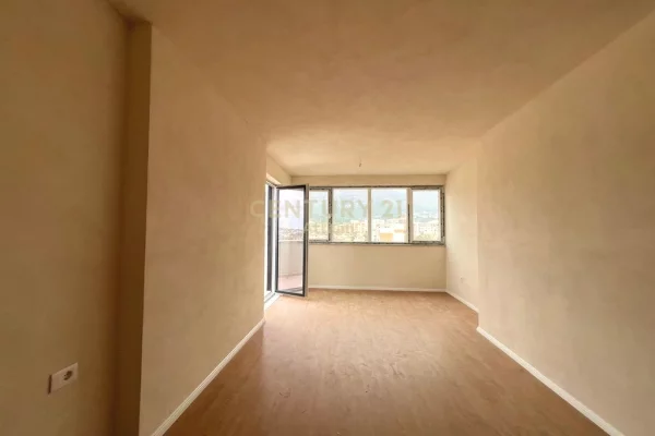 Shtepi ne shitje Apartament ne Tirane, 1+1, Mobilimi Bosh, pa mobiluar, Pagesa 145,000  Euro.