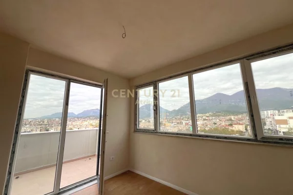 Shtepi ne shitje Apartament ne Tirane, 1+1, Mobilimi Bosh, pa mobiluar, Pagesa 145,000  Euro.