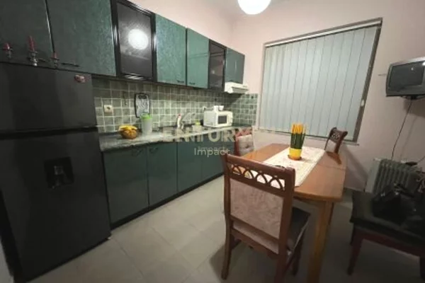 Shtepi ne shitje Apartament ne Tirane, 1+1, Mobilimi E mobiluar, Pagesa 104,000  Euro.