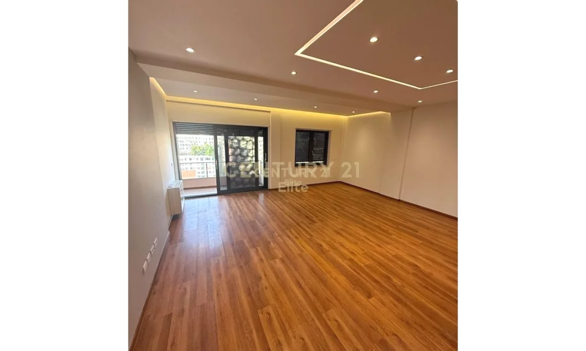 Qira, Apartment 3+1+2, Zogu i Zi!