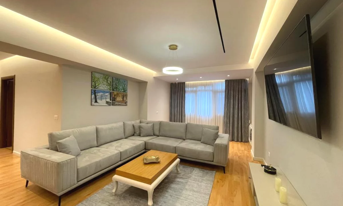 Shtepi me qera Apartament ne Tirane, 2+1, Mobilimi E mobiluar, Pagesa 1,200  Euro.