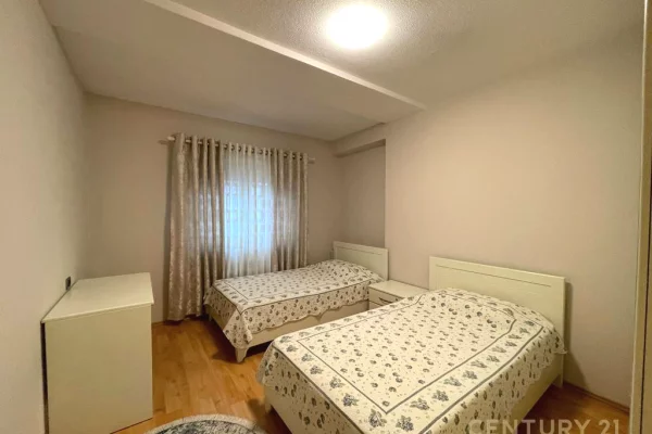 Shtepi me qera Apartament ne Tirane, 2+1, Mobilimi E mobiluar, Pagesa 1,200  Euro.