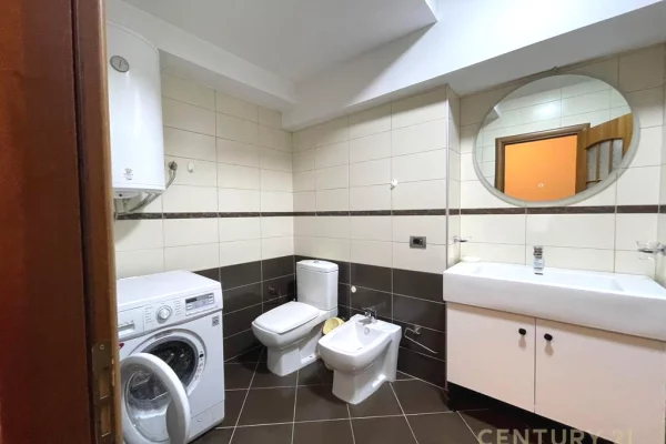 Shtepi me qera Apartament ne Tirane, 2+1, Mobilimi E mobiluar, Pagesa 1,200  Euro.