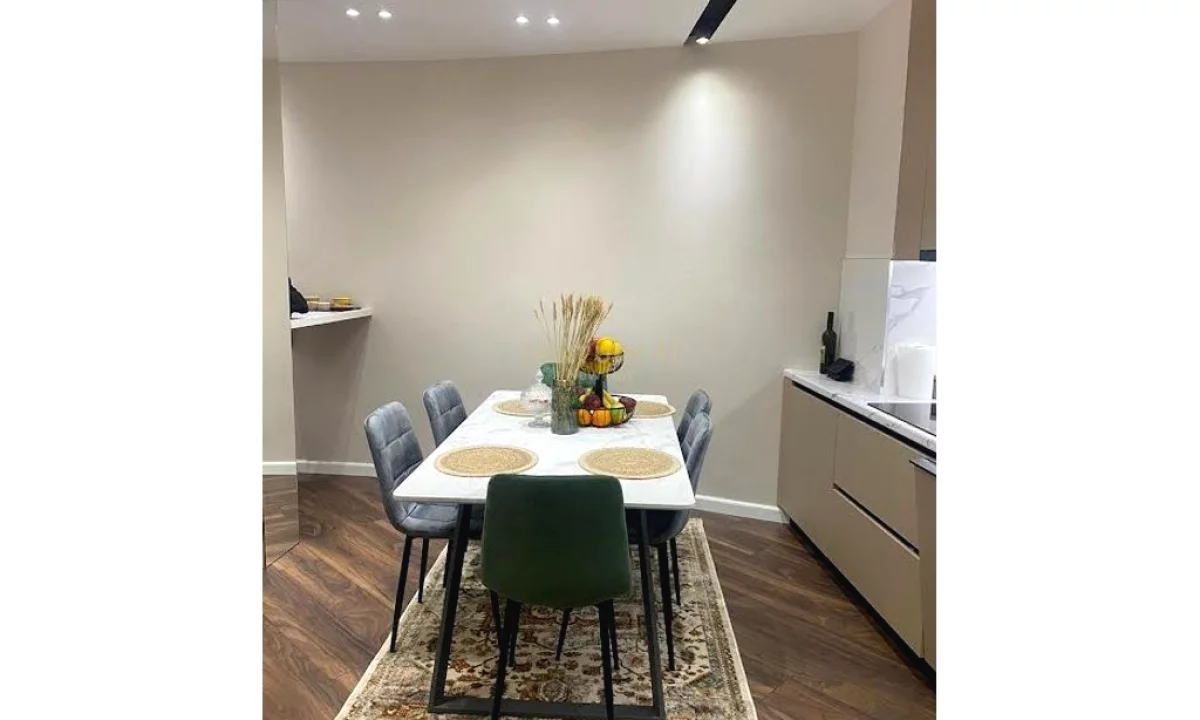 Shtepi ne shitje Apartament ne Tirane, 1+1, Mobilimi E mobiluar, Pagesa 177,000  Euro.