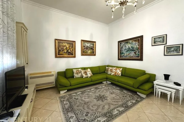 Shtepi ne shitje Apartament ne Tirane, 1+1, Mobilimi E mobiluar, Pagesa 175,000  Euro.