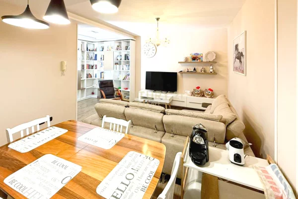 Business Property for Rent 5+1 in Tirana - 6,000 Euro