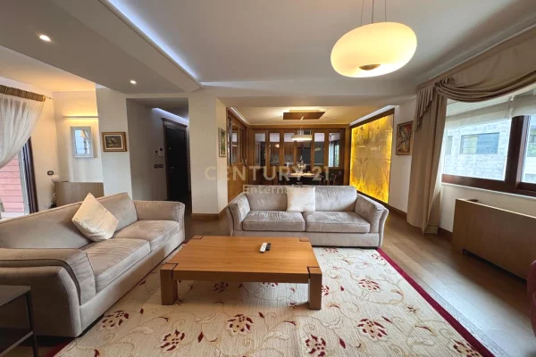 Super Penthouse per Qira 2+1 në Kopshtin Zoologjik