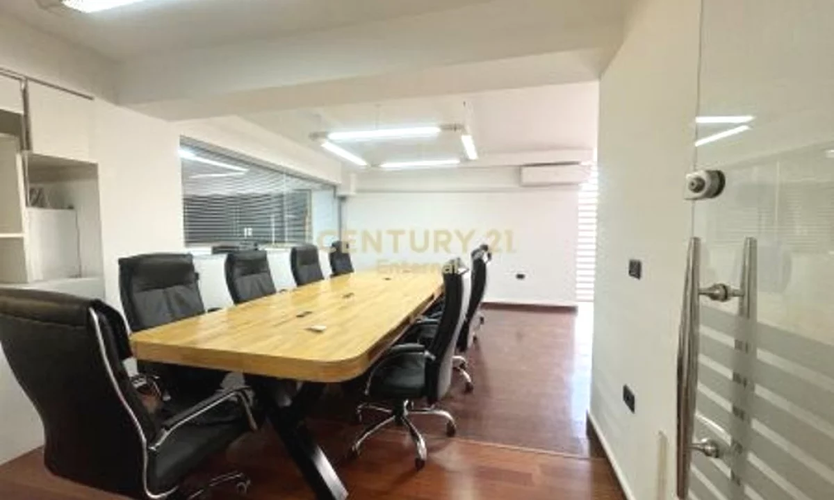 Zyre 3+1+2 per qira e mobiluar ne Bllok