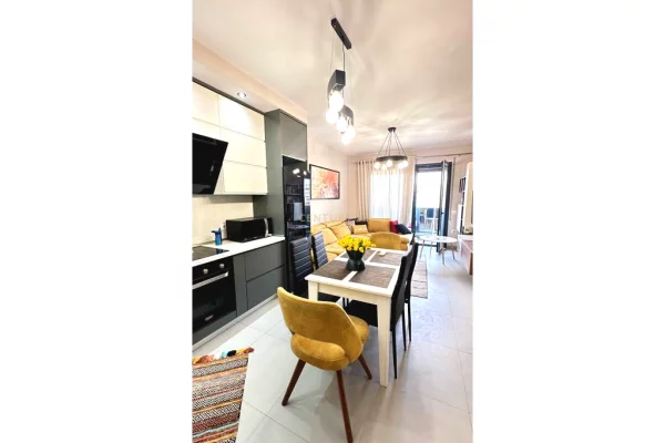 Shtepi me qera Apartament ne Tirane, 1+1, Mobilimi E mobiluar, Pagesa 900  Euro.