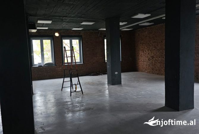 Jepet me qera ambient ne Kombinat 2500 EURO