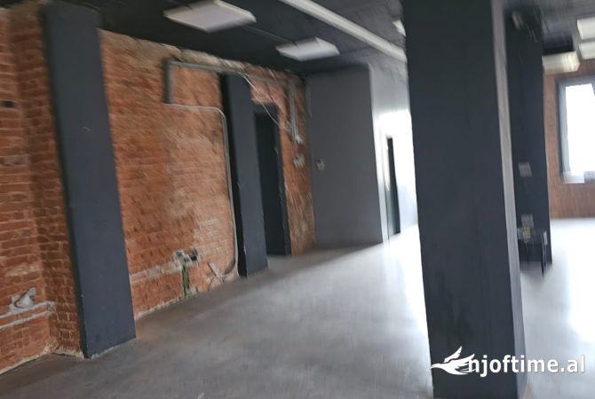 Jepet me qera ambient ne Kombinat 2500 EURO