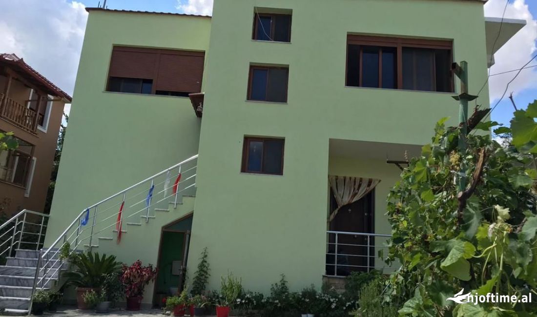 Casa privata/Indipendente in vendita a Tirana 4+1, SemiArredato