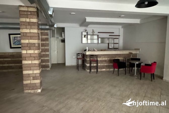 Jepet me qera ambient Bulevardi i Ri 1700 euro