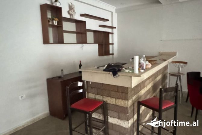 Jepet me qera ambient Bulevardi i Ri 1700 euro
