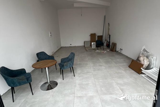 Business Property for Rent 1+1 in Tirana - 650 Euro