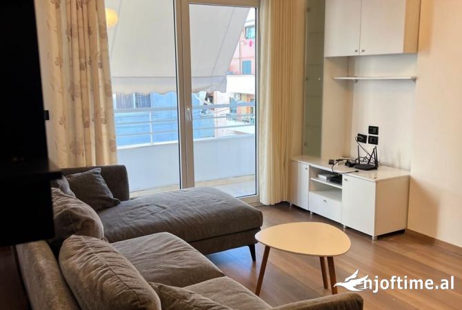 Shtepi me qera Apartament ne Tirane, 2+1, Mobilimi E mobiluar, Pagesa 600  Euro.