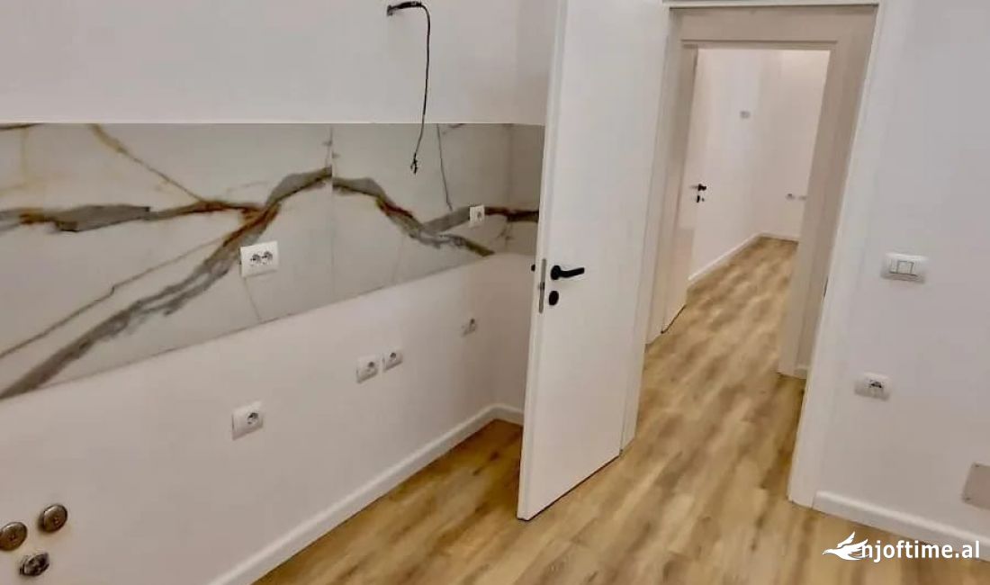 Jepet me qera ambient per zyra ne Qender 1100 euro