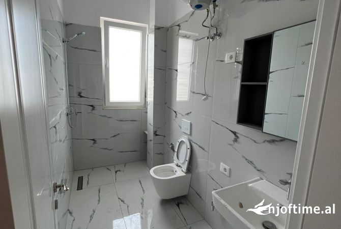 Shtepi me qera Apartament ne Tirane, 2+1, Mobilimi E mobiluar, Pagesa 350  Euro.