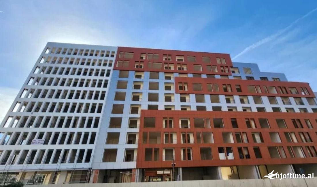 Shtepi ne shitje Apartament ne Tirane, 3+1, Mobilimi Bosh, pa mobiluar, Pagesa 180,000  Euro.