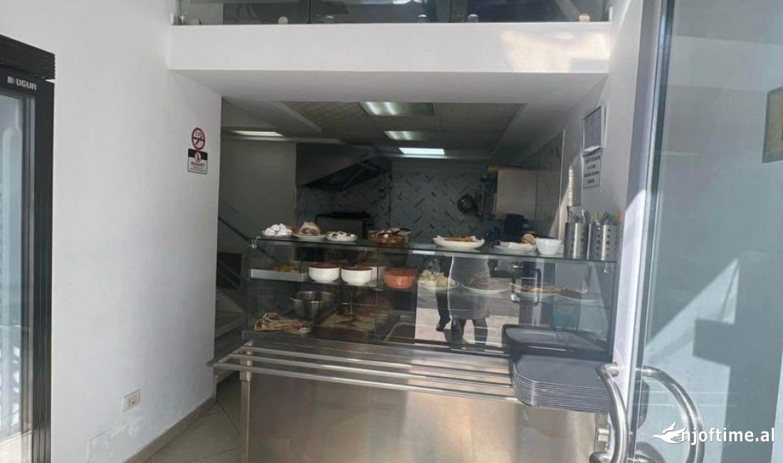 Shitet biznesi (Mence)