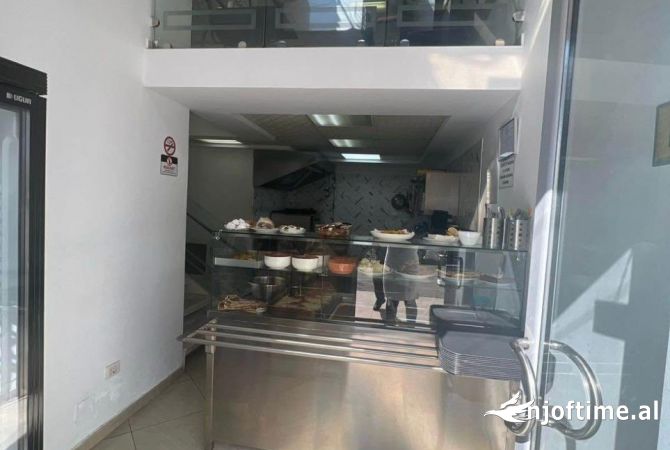 Ambient biznesi ne shitje 2+1 ne Tirane - 15,000 Euro