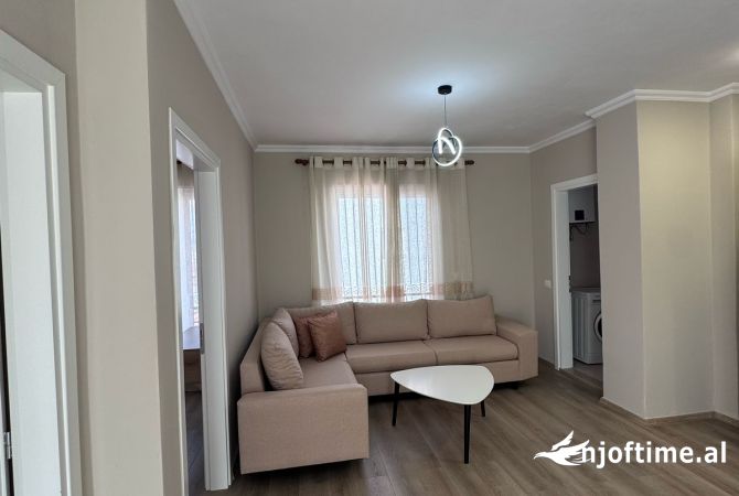 Shtepi me qera Apartament ne Tirane, 2+1, Mobilimi E mobiluar, Pagesa 500  Euro.