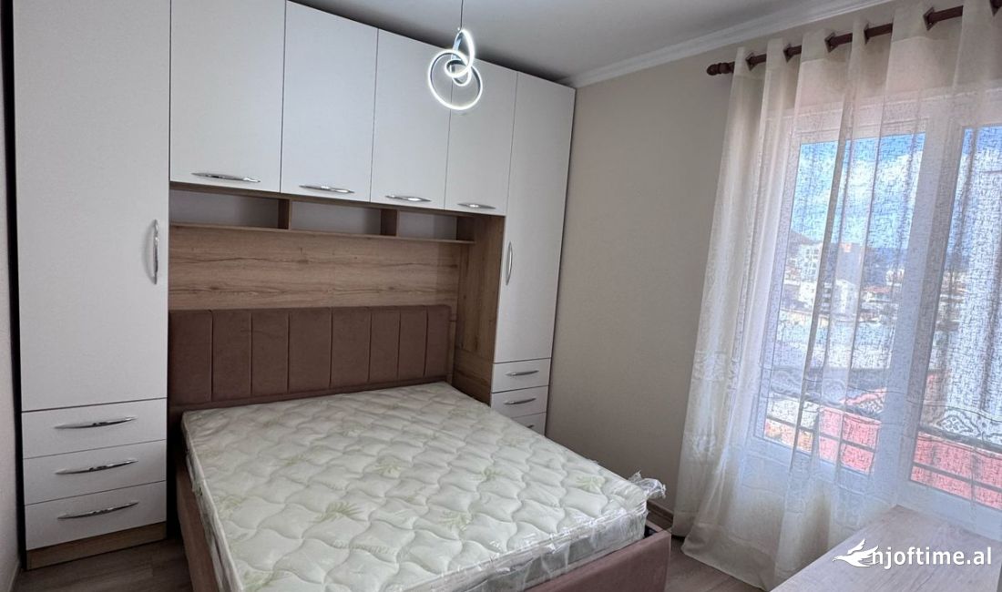 Shtepi me qera Apartament ne Tirane, 2+1, Mobilimi E mobiluar, Pagesa 500  Euro.