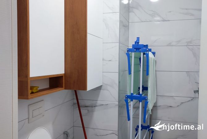 Shtepi me qera Apartament ne Tirane, 1+1, Mobilimi E mobiluar, Pagesa 400  Euro.