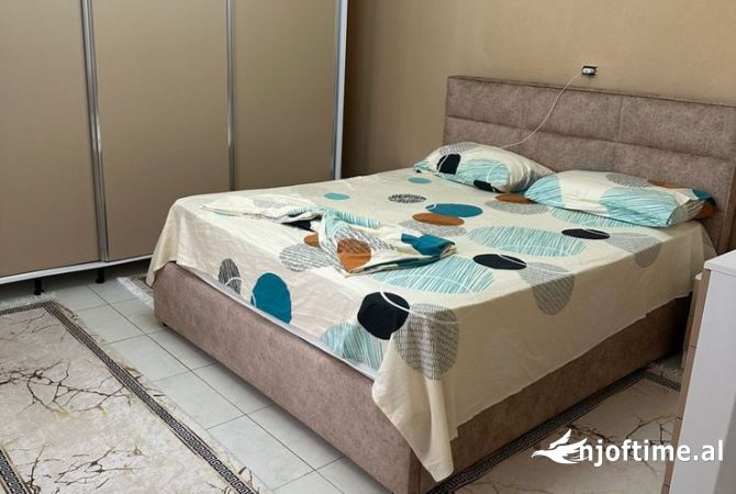 Shtepi ne shitje Shtepi Private ne Tirane, 1+1, Mobilimi E mobiluar, Pagesa 180,000  Euro.