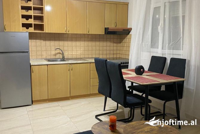 Appartamento in affitto a Tirana 1+1, Arredato