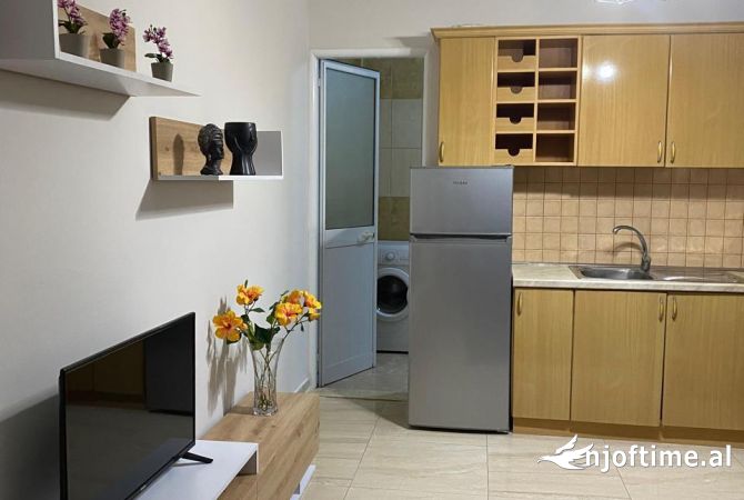 Appartamento in affitto a Tirana 1+1, Arredato