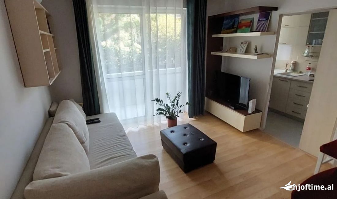 Shtepi me qera Apartament ne Tirane, 1+1, Mobilimi E mobiluar, Pagesa 500  Euro.