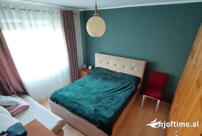 Shtepi me qera Apartament ne Tirane, 1+1, Mobilimi E mobiluar, Pagesa 500  Euro.