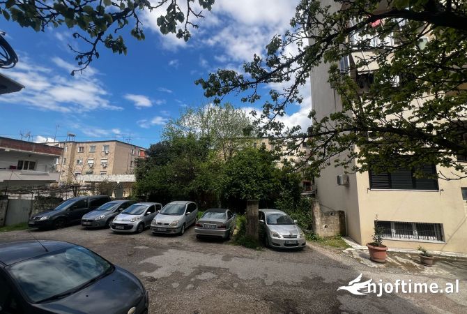 Shitet toke me leje per ndertimi 6 kate te rruga Ali Visha  