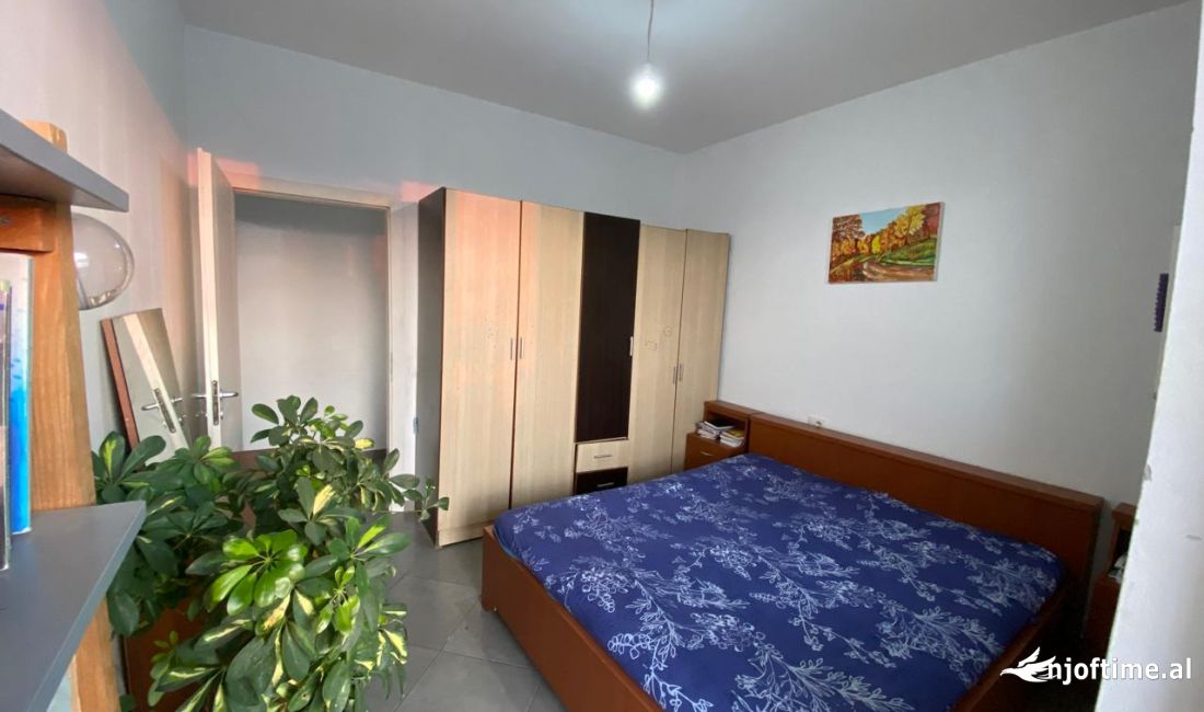 Shtepi me qera Apartament ne Tirane, 2+1, Mobilimi E mobiluar, Pagesa 420  Euro.