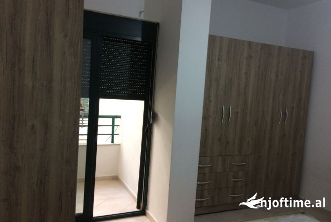 Shtepi me qera Apartament ne Tirane, 1+1, Mobilimi E mobiluar, Pagesa 450  Euro.