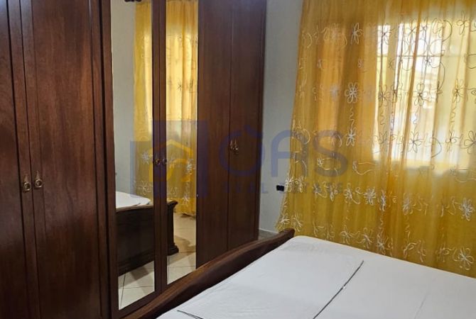 Shtepi me qera Apartament ne Tirane, 2+1, Mobilimi E mobiluar, Pagesa 400  Euro.