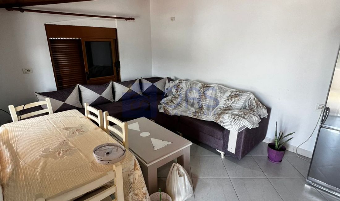 Shtepi me qera Apartament ne Tirane, 2+1, Mobilimi E mobiluar, Pagesa 400  Euro.