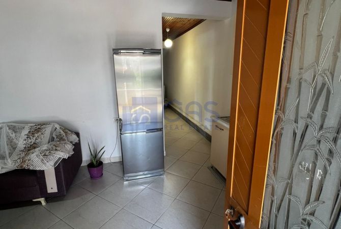 Shtepi me qera Apartament ne Tirane, 2+1, Mobilimi E mobiluar, Pagesa 400  Euro.