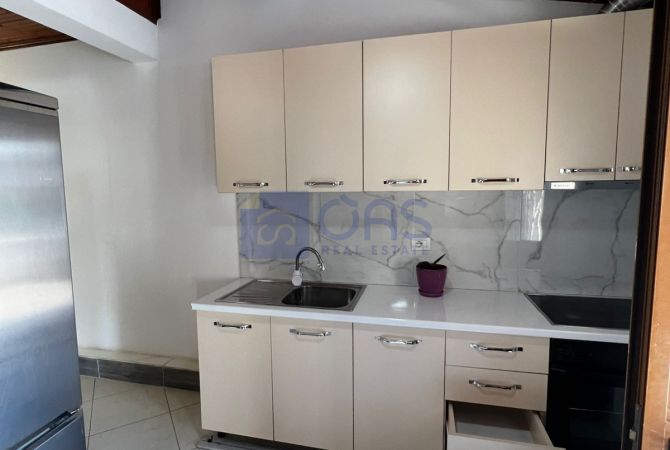 Shtepi me qera Apartament ne Tirane, 2+1, Mobilimi E mobiluar, Pagesa 400  Euro.