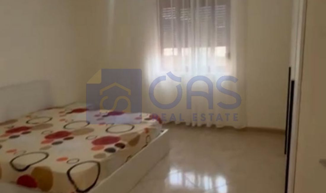 Shtepi me qera Apartament ne Tirane, 2+1, Mobilimi E mobiluar, Pagesa 300  Euro.