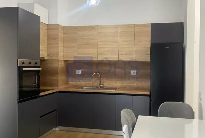 Shtepi me qera Apartament ne Tirane, 2+1, Mobilimi E mobiluar, Pagesa 550  Euro.