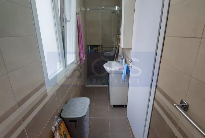 Shtepi me qera Vila Luksoze ne Tirane, 7+1, Mobilimi E mobiluar, Pagesa 1,200  Euro.