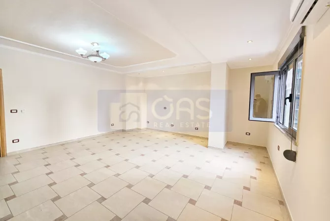 Shtepi me qera Apartament ne Tirane, 3+1, Mobilimi Bosh, pa mobiluar, Pagesa 950  Euro.