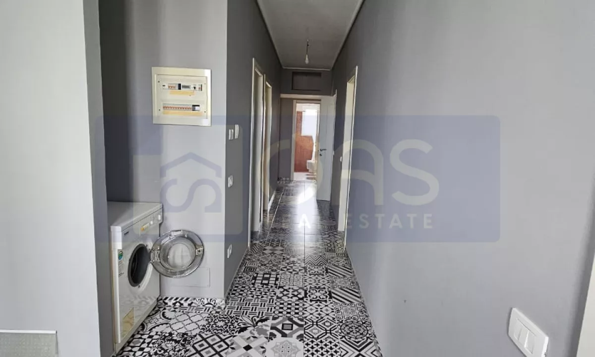 Appartamento in affitto a Tirana 3+1, Arredato