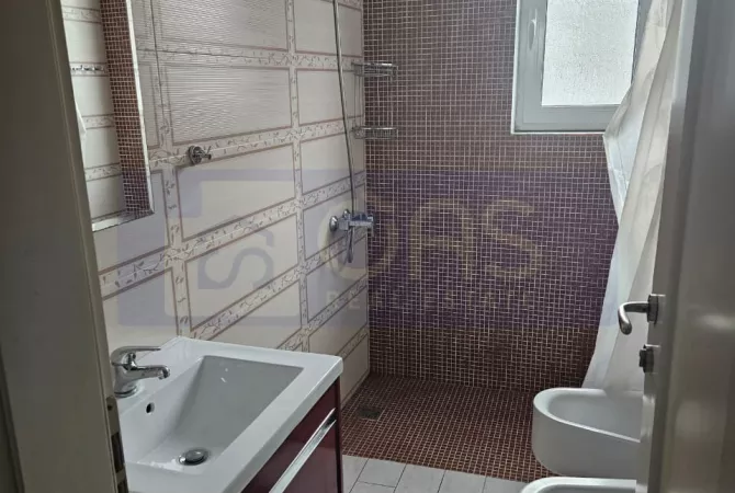 Appartamento in affitto a Tirana 3+1, Arredato