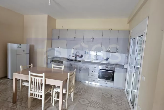 Appartamento in affitto a Tirana 3+1, Arredato