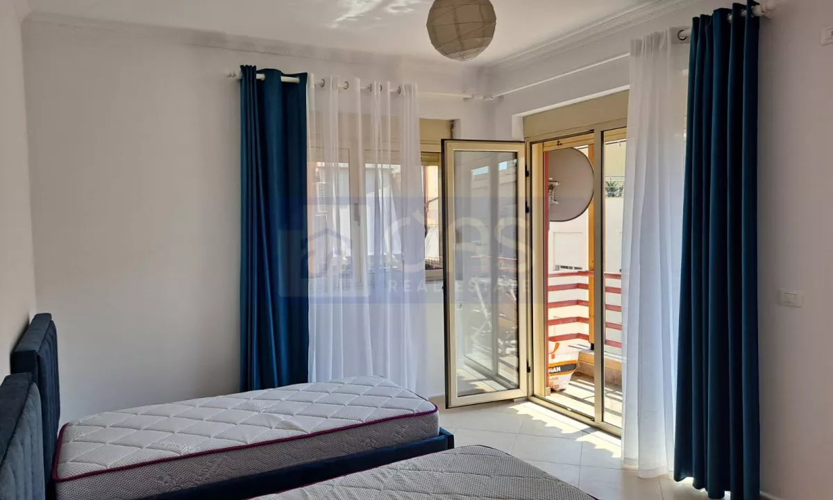 Shtepi me qera Apartament ne Tirane, 2+1, Mobilimi E mobiluar, Pagesa 1,000  Euro.